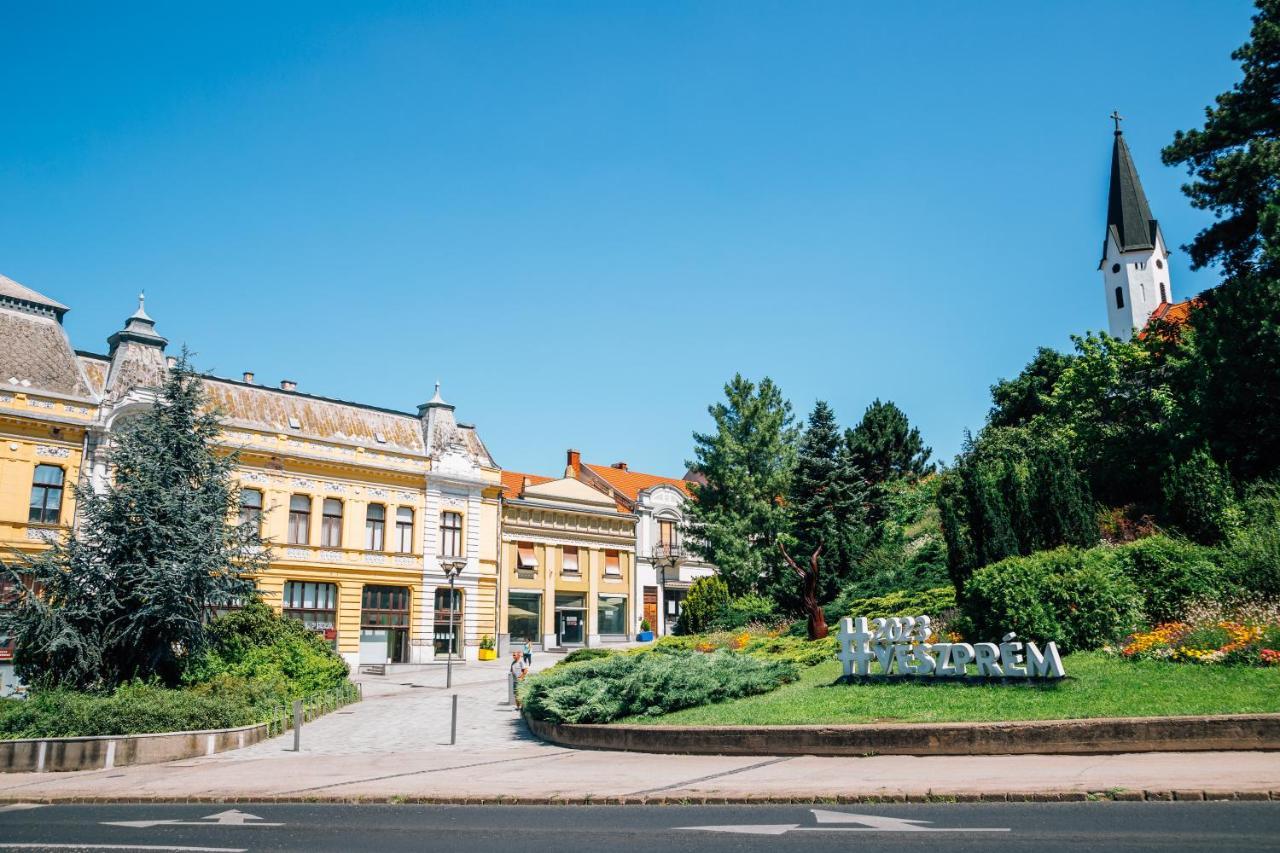 Villa Szofia Veszprem Apartments Exterior foto